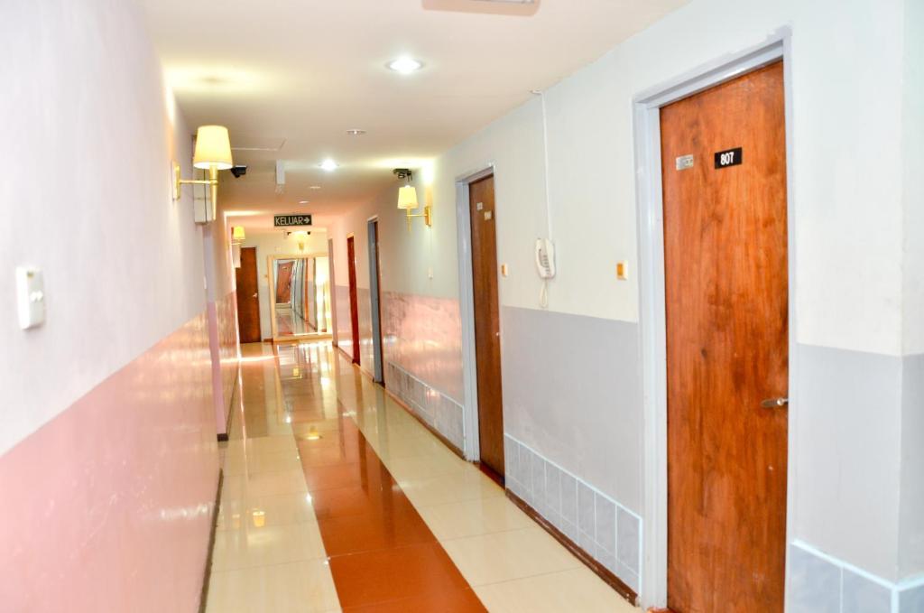 J &J Hotel Kota Kinabalu Exterior photo